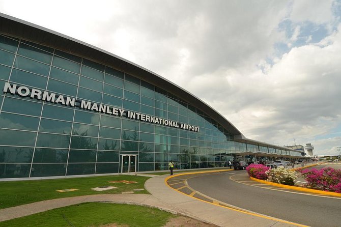 Kingston Round Trip Airport Transfers to Ocho Rios - A smooth start from Norman Manley Airport