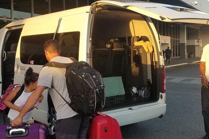 Kingston Round Trip Airport Transfers to Ocho Rios - The people behind the wheel