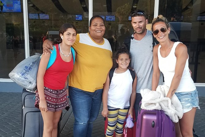 Kingston Round Trip Airport Transfers to Ocho Rios - Who should book this transfer?