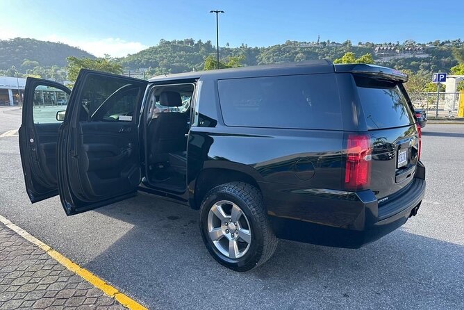 Luxury Montego Bay Airport Transfers - Inside the Luxury Car or Minivan