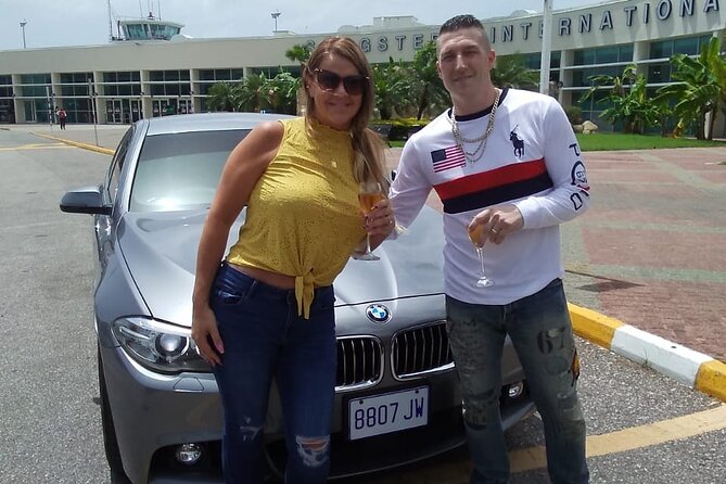 Luxury Transfer: Montego Bay Airport - Negril & Ocho Rios Resorts - Choosing between the BMW and Toyota Vellfire
