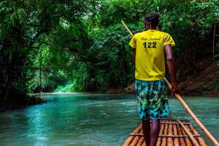 Martha Brea Rafting Ticket 1 - Arriving at the riverbank and meeting your guide
