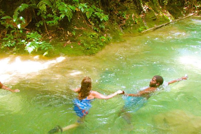 Mayfield Falls Private Tour - Hiking through the pools