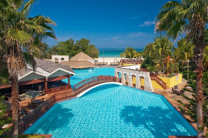 Montego Bay Airport Private Taxi to any Negril Hotels - The approximately 1 hour 20 minute ride to Negril