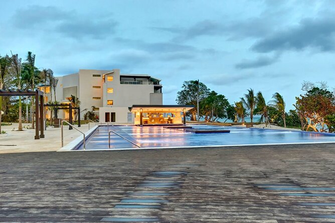 Montego Bay Airport Private Taxi to Royalton Negril - Roundtrip service from Royalton Negril