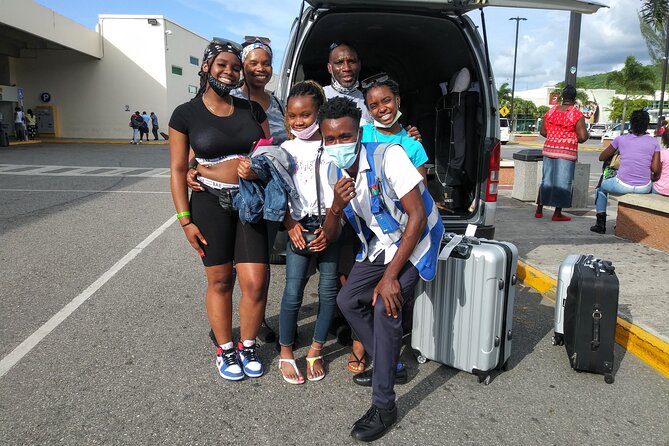 Montego Bay Airport Transfer to and from Hotels in Montego Bay. - A private start at Sangster International Airport