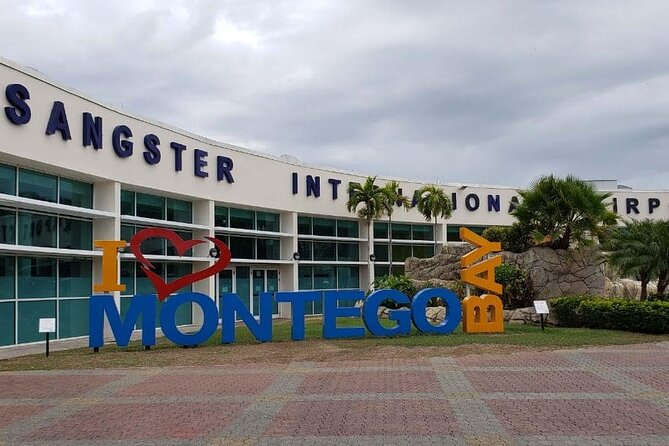 Montego Bay Airport Transfer to Hotels in Montego Bay or Falmouth - A 30-to-60-minute ride with useful local contact