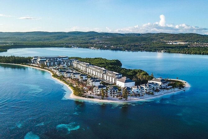 Montego Bay Airport Transfers to Hotels in Falmouth/ Trelawny - Who should book this service?