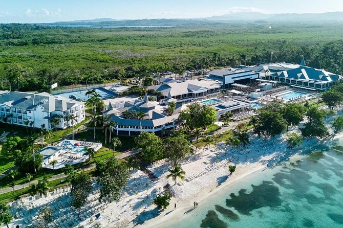 Montego Bay Airport Transfers to Negril Hotels Jamaica - Family Arrivals and Luggage Help