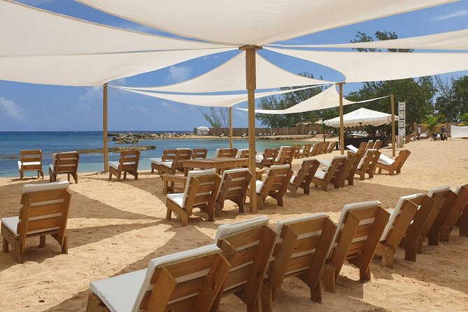 Montego Bay: Bamboo Beach Club with Lunch and Cocktails - Cocktails, lemonade, and a little reggae flavor