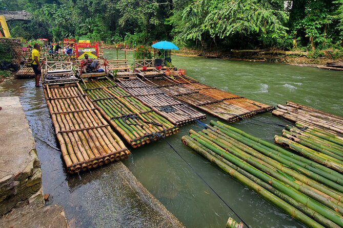 Montego Bay Bamboo Rafting & limestone Massage Private Transfer. - The drive from Montego Bay to Lethe River