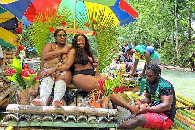Montego Bay: Bamboo Rafting with Limestone Massage & Shopping - What happens on the bamboo raft