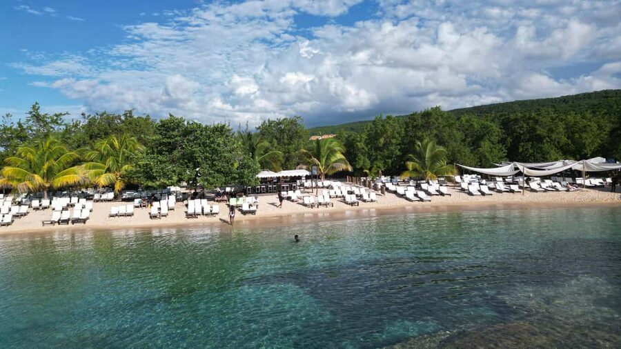 Montego Bay: Blue Hole, Dunn’s River, and Beach Club Trip - Who should book this trip?