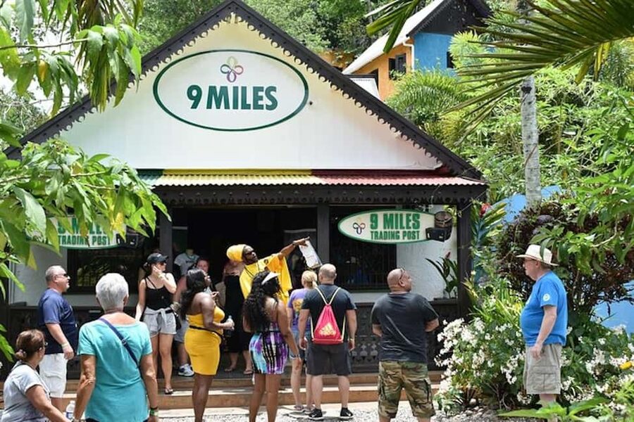 Montego Bay: Bob Marley's Nine Mile Admission & Guided Tour - Reaching Bob Marley’s mountain home from Montego Bay