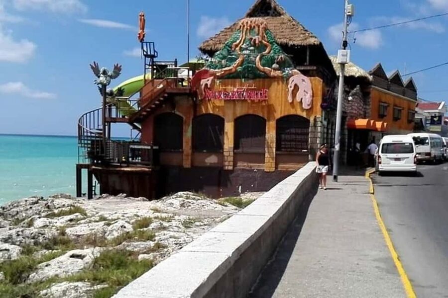 Montego Bay: City Highlights and Souvenir Shopping Tour - A quick introduction to Montego Bay’s many sides