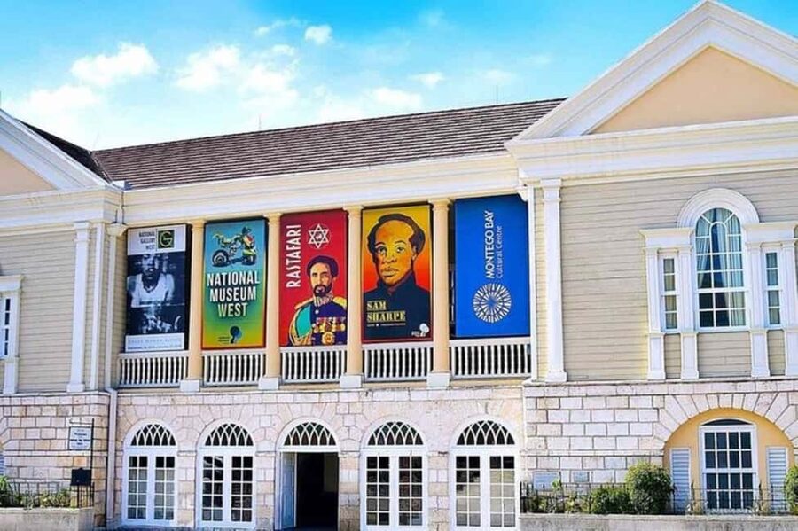 Montego Bay: City Highlights and Souvenir Shopping Tour - Time, comfort, and mobility