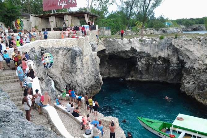 Montego Bay Excursion Negril 7 Miles Beach, Rick's Cafe and Time Square Shopping - Rick’s Cafe and Negril’s Cliff-Jumping Scene