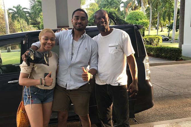 Montego Bay Hotels Private Airport Round Trip Transfers - Private transport versus a shared shuttle