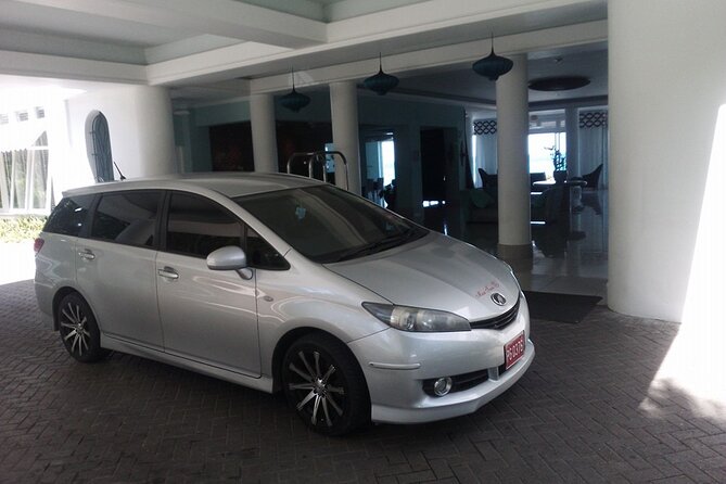 Montego Bay Hotels Private Airport Transfer to Sangster International (MBJ) - Meeting your driver at Sangster International Airport