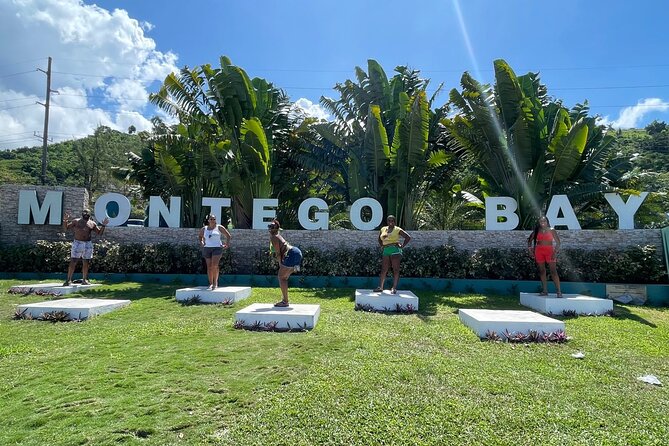 Montego Bay Hotels Private Transfers - Landing at Montego Bay airport and finding the sign