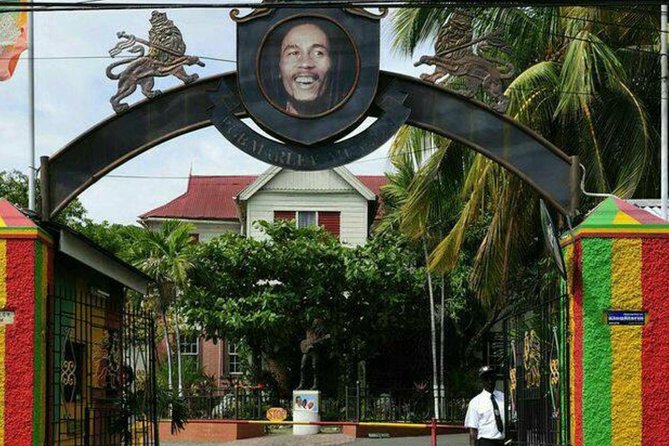 Montego Bay Jamaica Private Tour to Bob Marley Museum Kingston - The drive to Kingston and what your guide adds