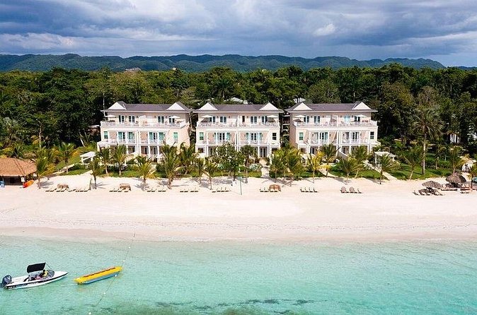 Montego Bay Jamaica Sangster Airport Transfer to hotels in Negril - Vehicle Comfort for a Long Airport Ride