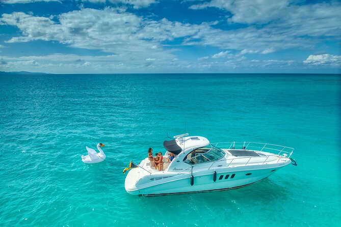 Montego Bay Private Yacht Tour with Open Bar and Lunch - Cruising around Montego Bay Harbor