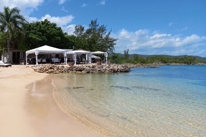 Montego Bay River Tubing & Bamboo Beach Club + Lunch & Cocktails - Food quality and beach time need realistic expectations
