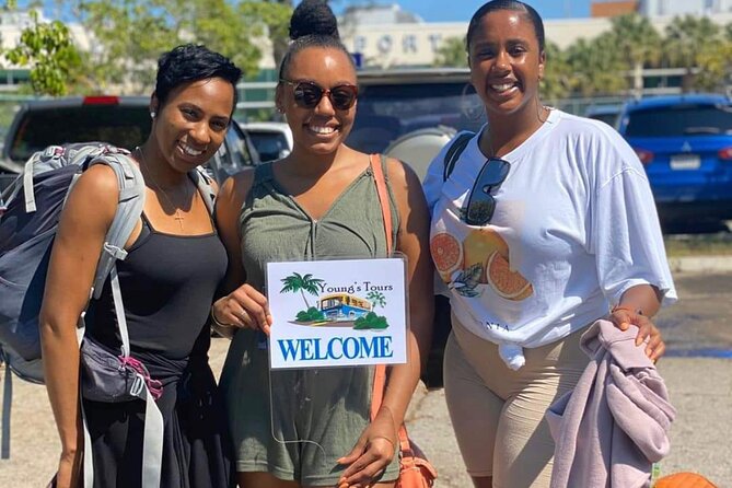 Montego Bay Roundtrip Luxury Transfer with Lounge Access - Inside the Club Mobay arrival lounge