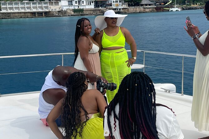 Montego Bay Sightseeing Tour and Souvenir Shopping - Guide service can shape the whole day
