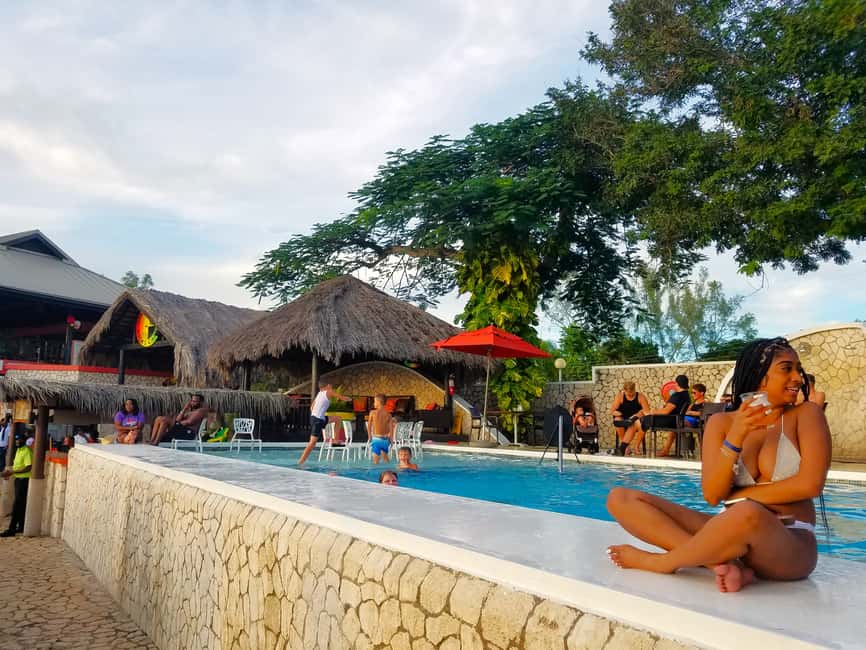Negril Beach Experience & Rick's Cafe from Montego Bay - Seven miles of beach, with room to slow down