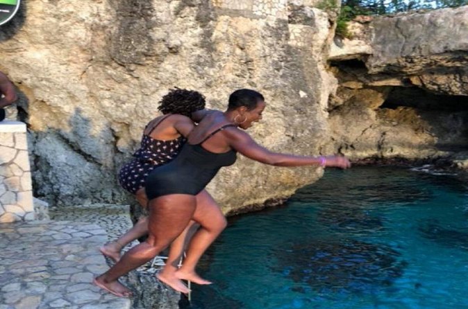 Negril Beach Experience & Rick's Cafe from Negril - Timing the sunset stop