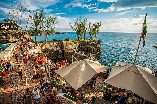 Negril Beach, Ricks Cafe and Margaritaville from Montego Bay - Rick’s Café and the Negril sunset