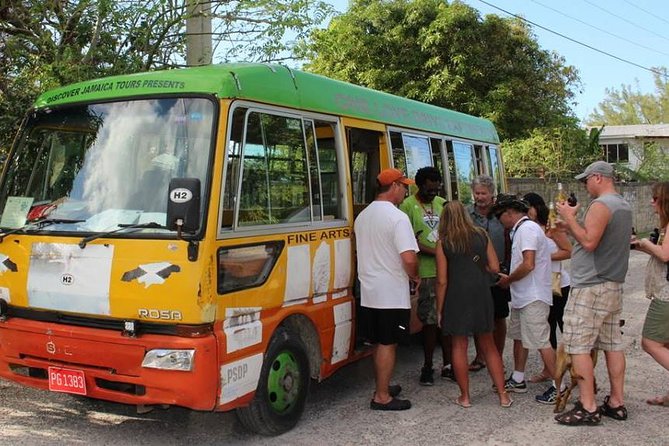 Negril One Love Bus Bar Crawl - The social side, from solo outings to full buses