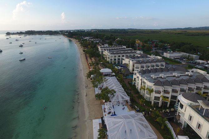 Negril's 7 miles Beach and Rick's Café - Why This Pair of Stops Works So Well