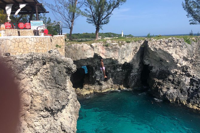 Negril Shopping And Rick's Café - Rick’s Café is the reason to make the trip