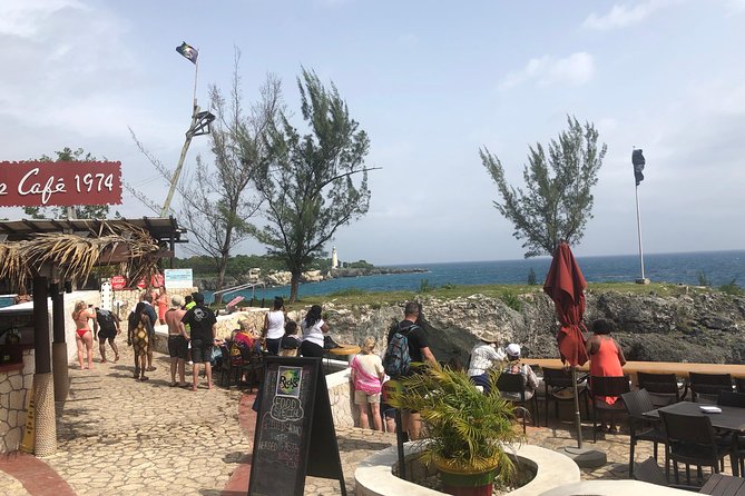 Negril Shopping And Rick's Café - A private driver makes the half-day easier