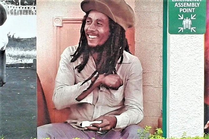 Nine Mile and Dunn's River Falls Day Trip from Montego Bay & Grand Palladium - Nine Mile, Bob Marley’s birthplace and final resting place