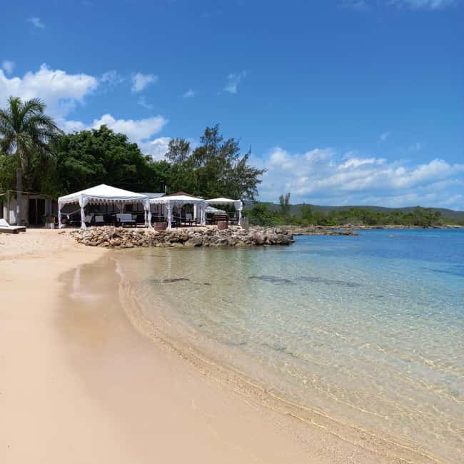 Ocho Rios: Bamboo Beach Club & Dunn’s River Falls - Two Jamaican highlights in one six-hour outing