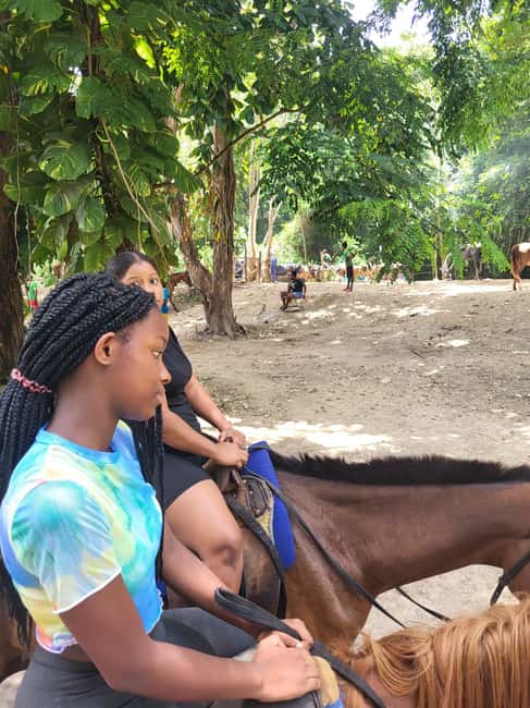 Ocho Rios : Bamboo River Rafting and HorseBack Riding - How the guides shape the day