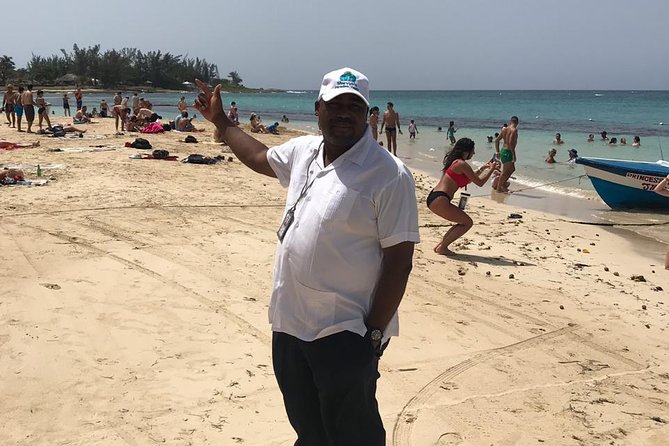 Ocho Rios City Bus Tour (Beach, Sightseeing & Shopping) - Ferns, Roads, and the View Beyond Town