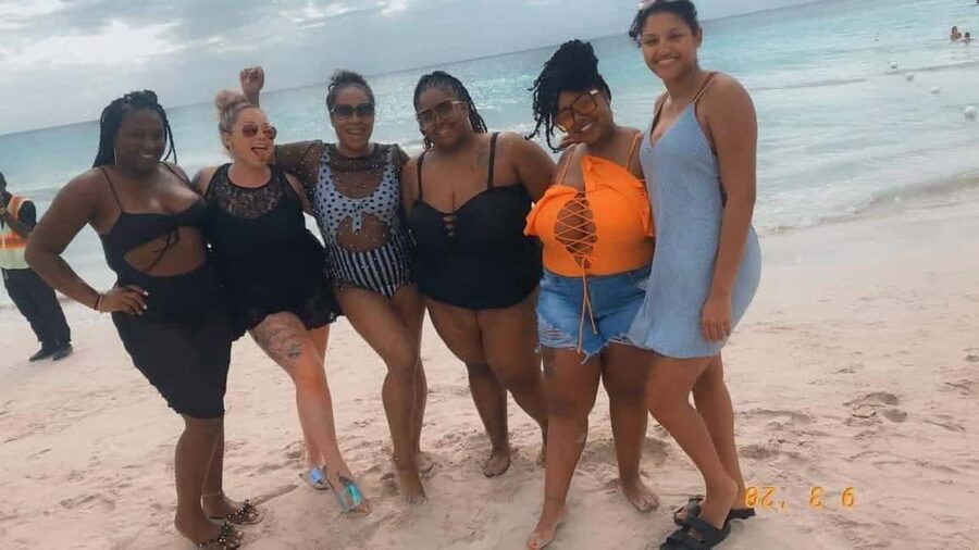 Ocho Rios: Dunn's River Falls and Shopping Tour - Key points to know before booking