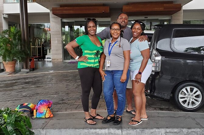 Ocho Rios Private Airport Transfer - Friendly drivers and small comforts