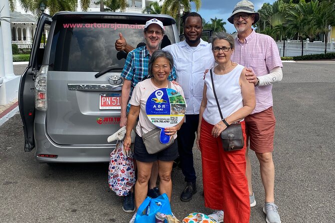 Ocho Rios Sightseeing Tours and Shopping - Market browsing and duty-free shopping
