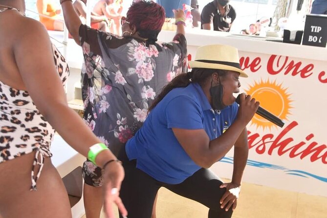 Party Catamaran: OpenBar, Music, Negril Beach, Caves, Snorkeling - The food, shopping, and time tradeoff