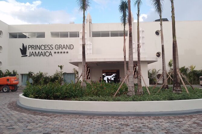 Princess Grand Jamaica Private Airport Transfer from Montego Bay - A calm start outside Montego Bay Airport