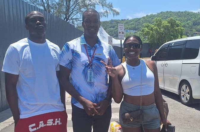 Private Airport Shuttle Taxi Service from MBJ to Montego Bay Area - A Private Ride for Families and Small Groups