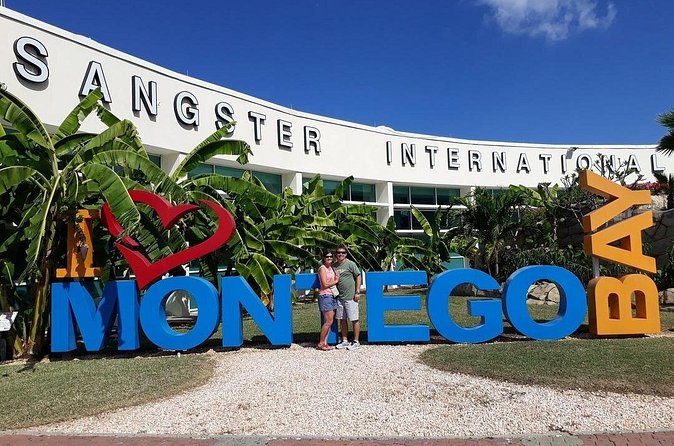 Private Airport Transfer from MBJ to Ocho Rios - A transfer that can become a local introduction