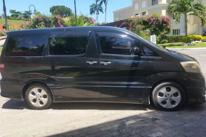 Private Airport Transfer to Hyatt Rose Hall Resort - The value of a $20 airport connection