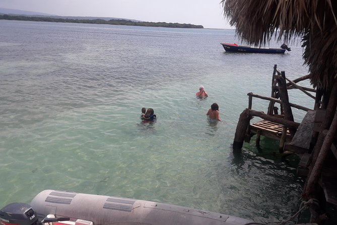 Private Appleton Estate Rum and Pelican Bar Tour from Montego Bay - One hour at the bar, with no need to overplan